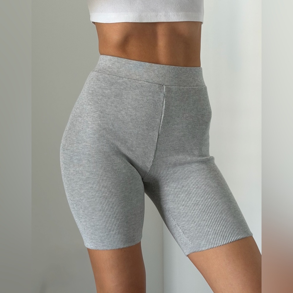 ZARA Ribbed High-Waist Bike Shorts - Gray